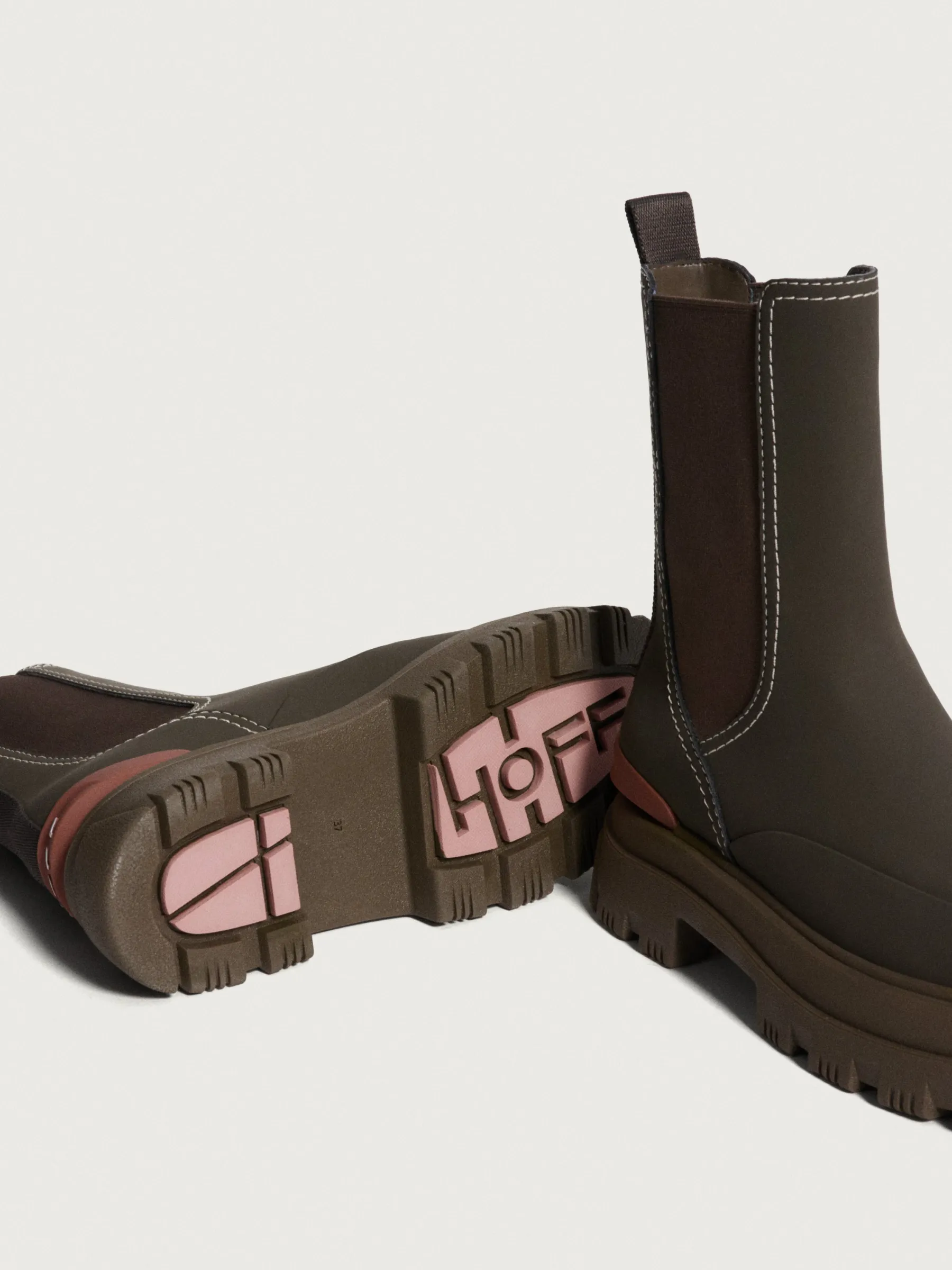 botte_lake_taupe_2.webp Shop HOFF BOTTE LAKE TAUPE